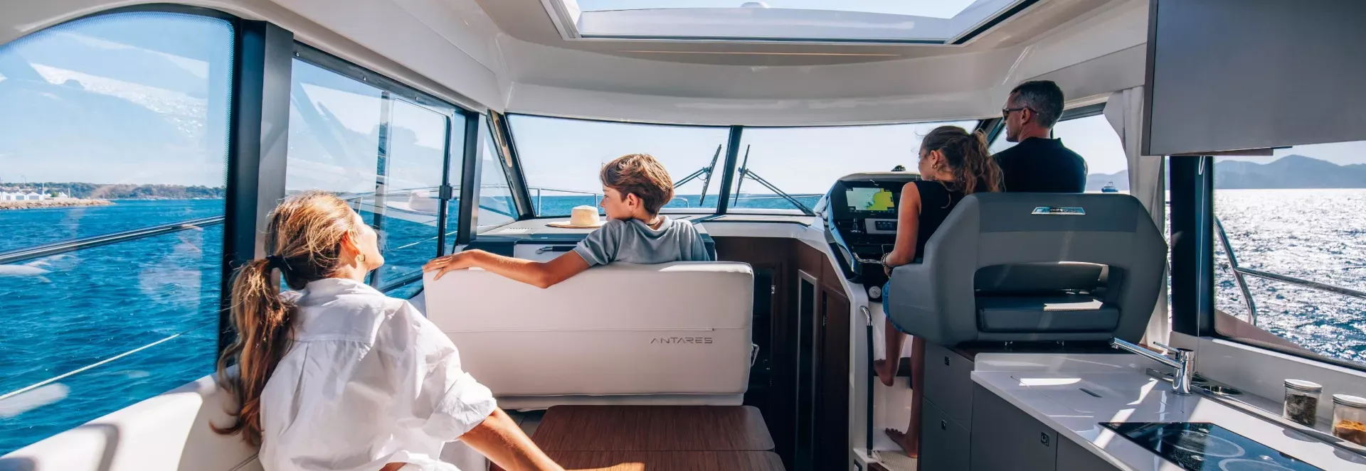 Beneteau Antares 12 Coupe - Imagen 2