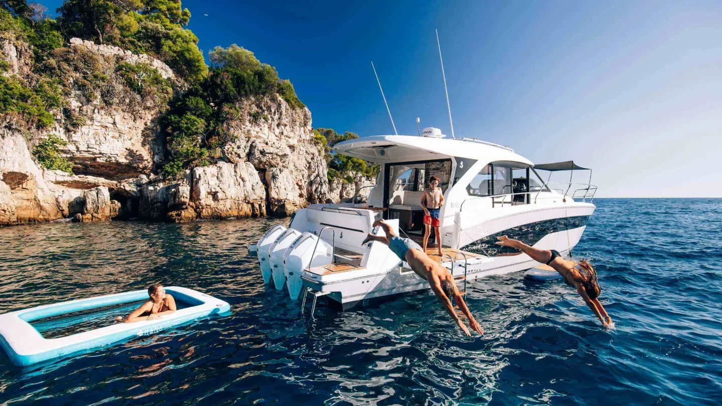 Beneteau Antares 12 Coupe - Imagen 3