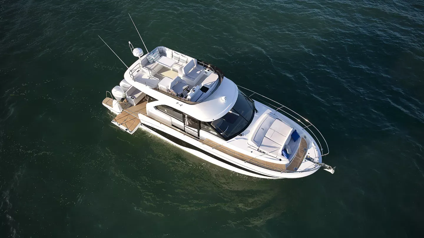 Beneteau Antares 12 FLY - Imagen 6