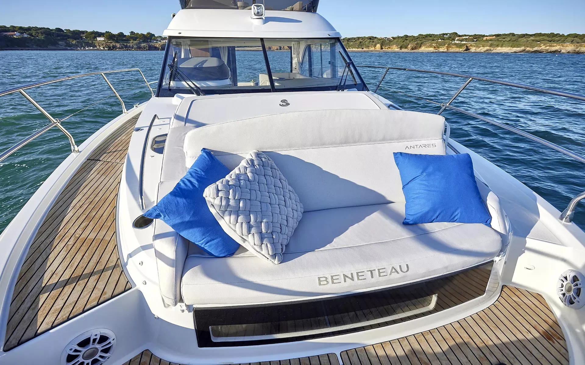 Beneteau Antares 12 FLY - Imagen 11